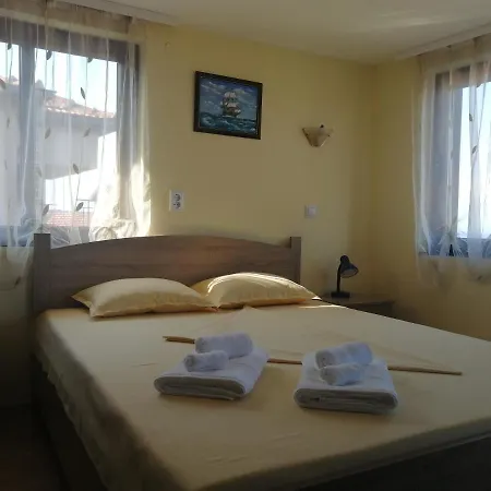 елени 4*
