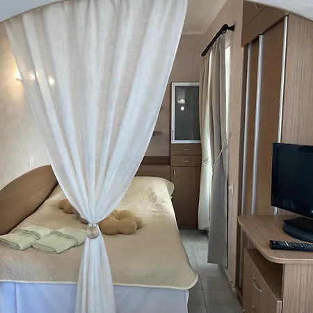 Maison d'hôtes елени 3*