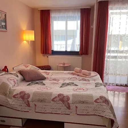 елени 索佐波尔