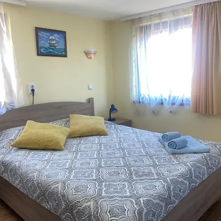 елени 4*