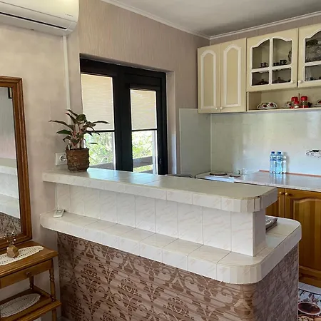 елени 索佐波尔