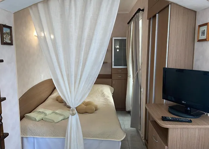 Гостевой дом елени 3*