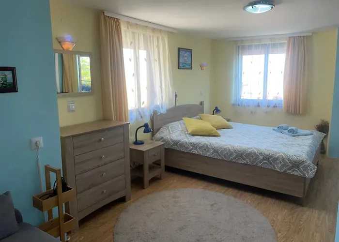 Гостевой дом елени 3*